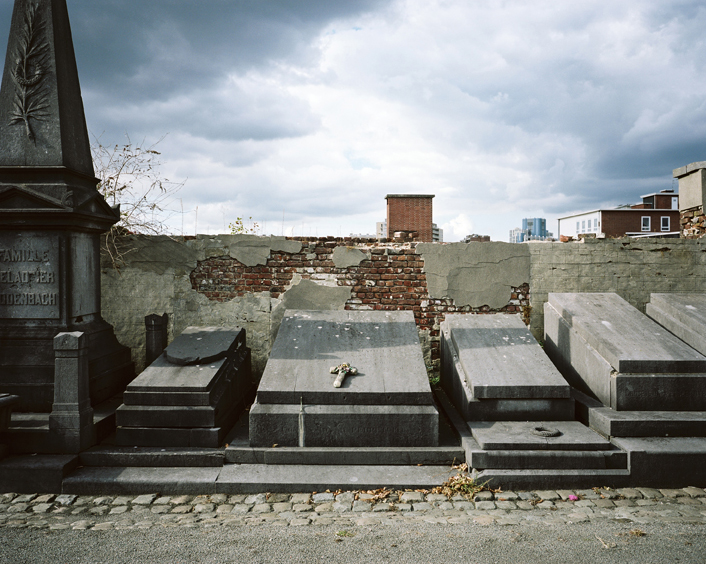 philippe mailleux, cimetière, tombe, ville, Plaubel Makina w67